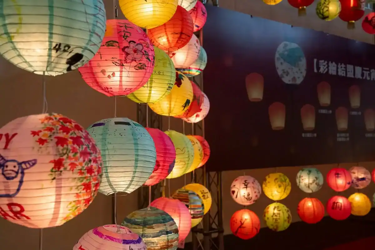 台中景點推薦國立台灣美術館，特色藝術展覽結合多元創作作品展示空間