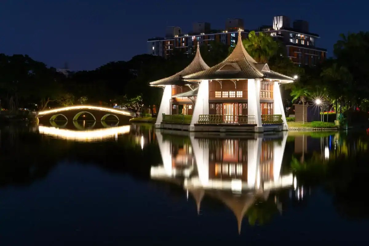 台中三天兩夜不開車 Day 1：台中公園湖心亭夜景