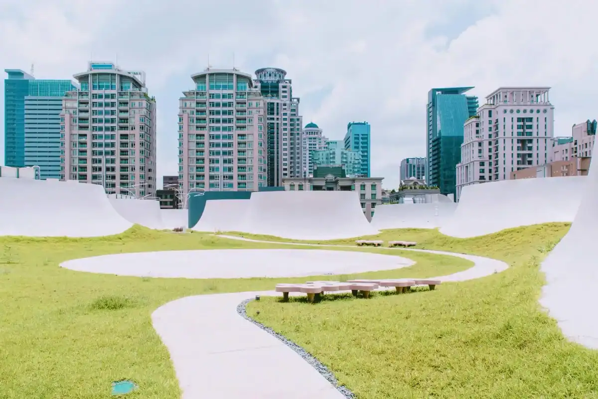 台中景點推薦國家歌劇院，曲牆洞穴式建築空間展現世界級建築美學