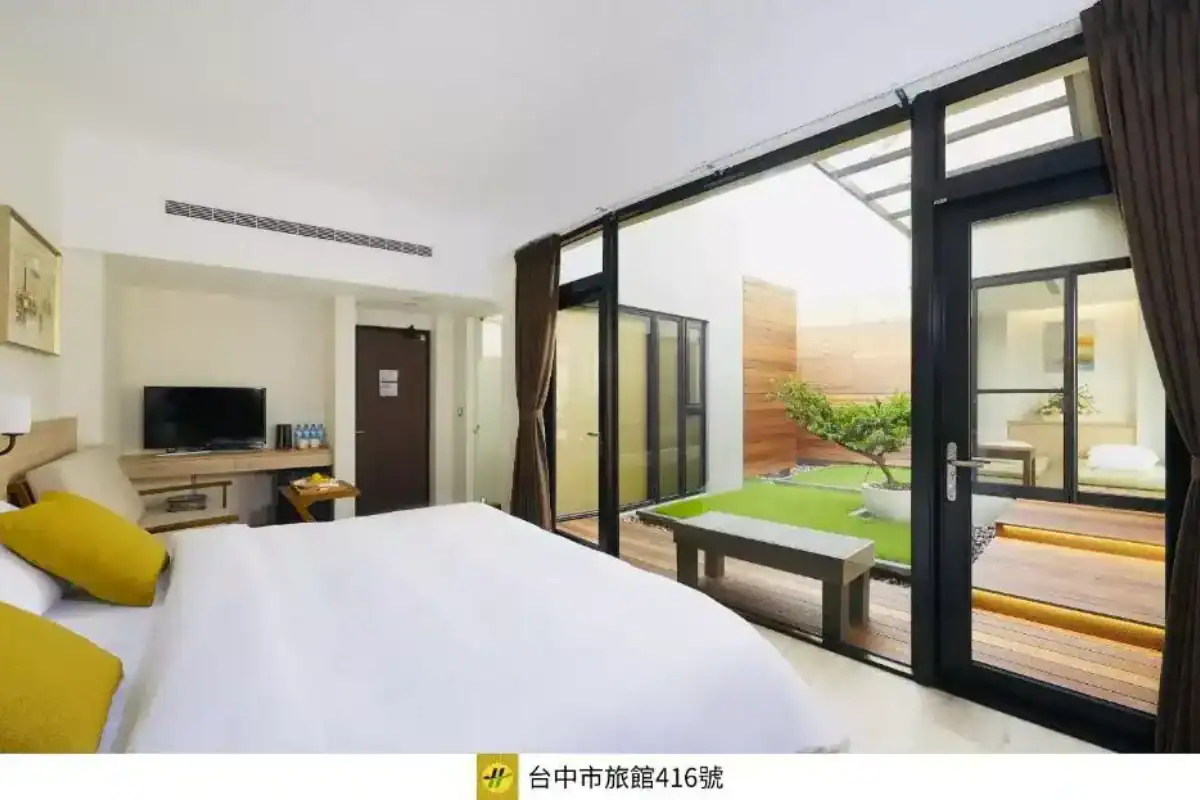 台中景點推薦：台中住宿推薦Hotel Z，鄰近逢甲夜市的特色客房結合舒適住宿與庭院空間