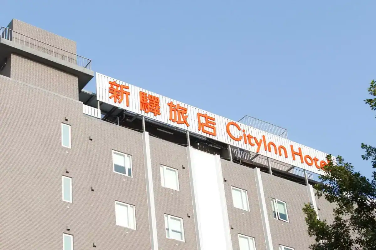 新驛旅店台中車站店外觀建築與招牌，台中住宿推薦火車站周邊商旅