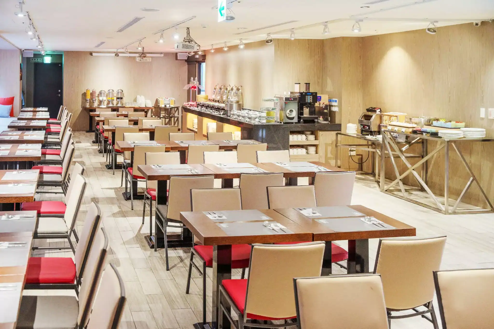 台中親子飯店推薦：GOGO回行旅逢甲館餐廳實景（圖片來源：Agoda）