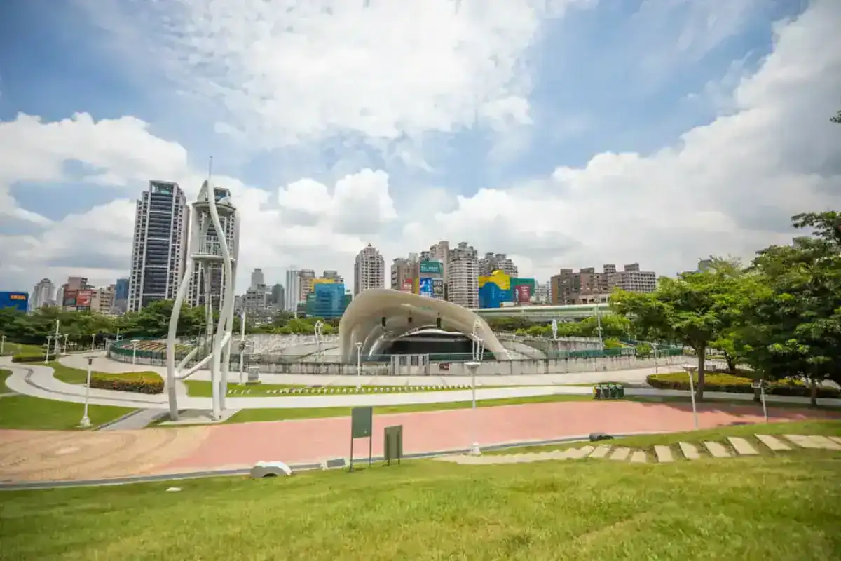 台中親子景點免費：文心森林公園圓滿戶外劇場