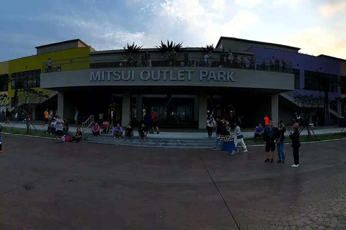 MITSUI OUTLET PARK台中港商場與摩天輪,台中室內景點裡的海線購物據點