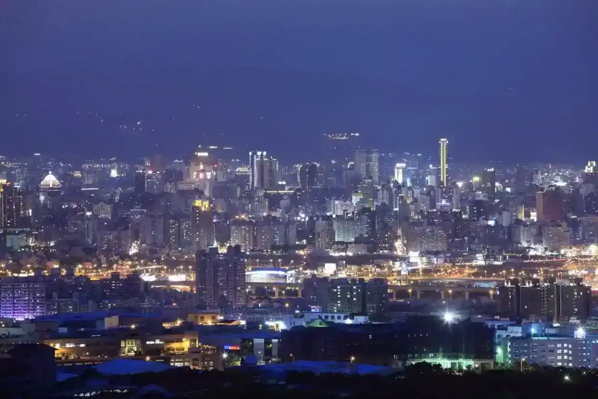 台中網美景點：望高寮夜景公園