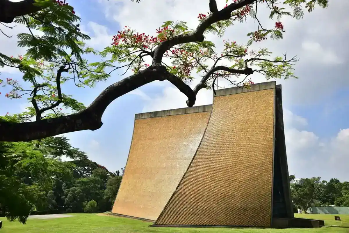 台中網美景點：東海大學路思義教堂