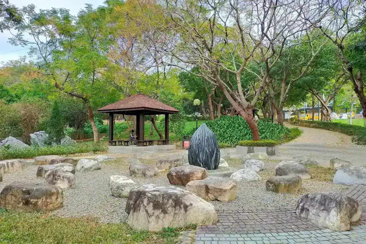 台中跨年可以去哪－清水鰲峰山運動公園步道與涼亭