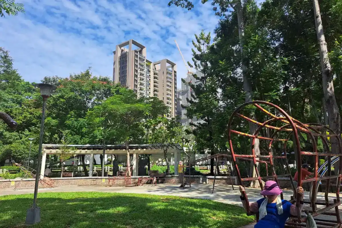 台中親子景點戶外：北屯兒童公園波浪棧道