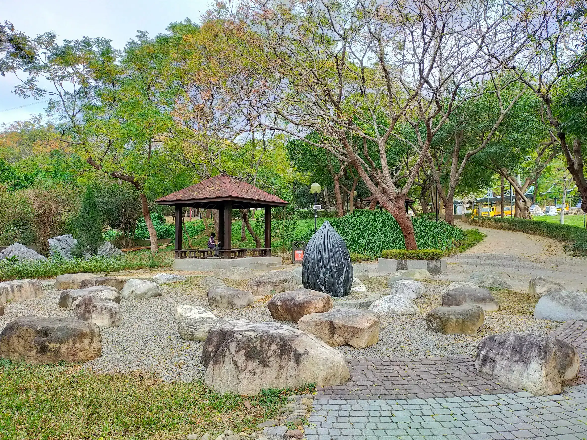 台中親子景點戶外：鰲峰山公園共融遊具