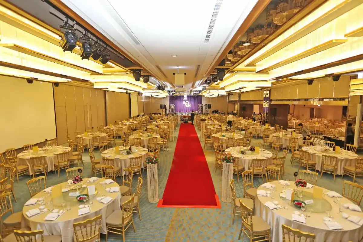 台中金典酒店宴會廳圓桌布置,台中飯店包廂與宴會場地