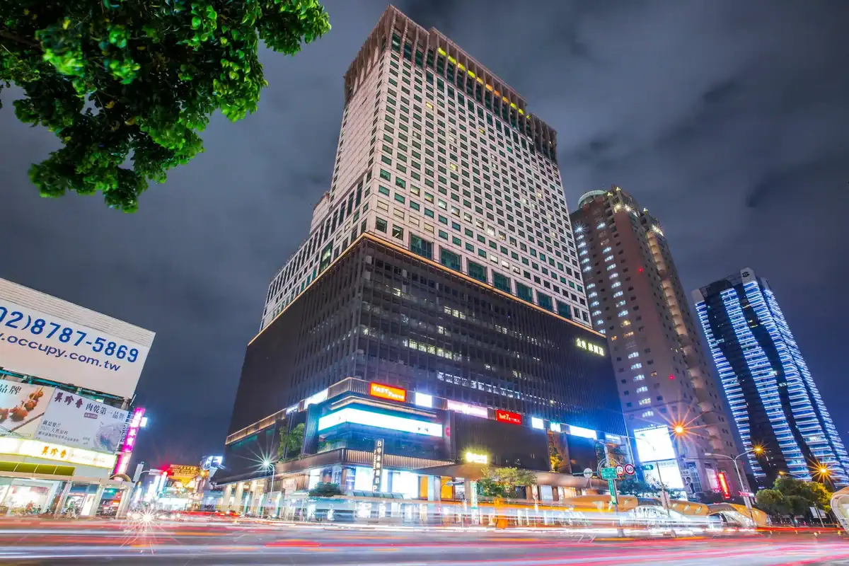 台中科博館住宿交通：國立自然科學博物館園區廣場