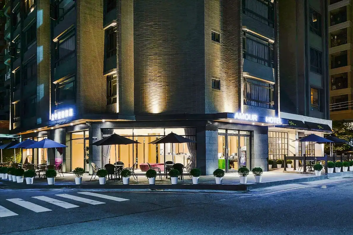 台中北區住宿推薦:台中愛戀旅店外觀實景