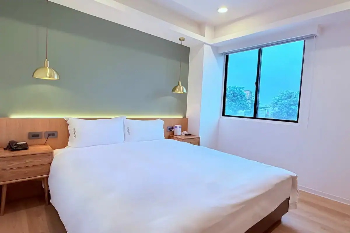 台中北區住宿交通:浮逸旅館台中文心中清客房