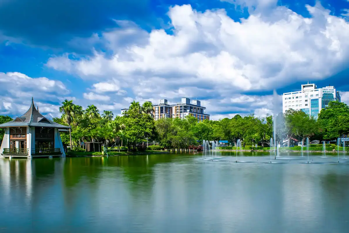 台中北區住宿常見問題:臺中公園湖心亭