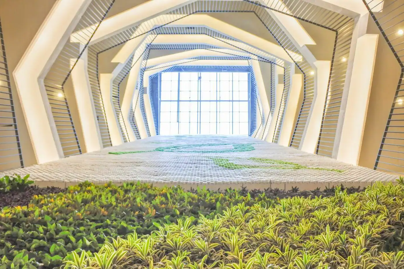 台中勤美住宿選項綠宿行旅的中央天井植生牆
