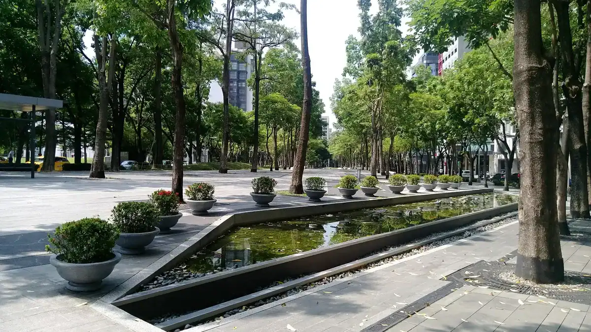 台中勤美住宿推薦：草悟道綠園道